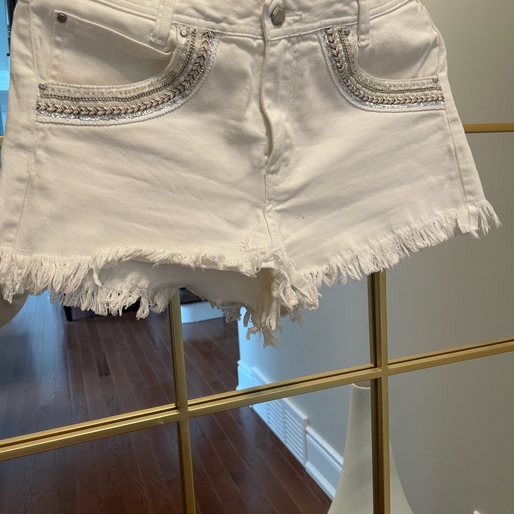 White Jean Shorts with Distressed Frayed Hem